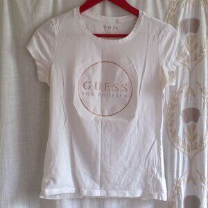 GUESS Women's White and Gold Logo Tee Medium